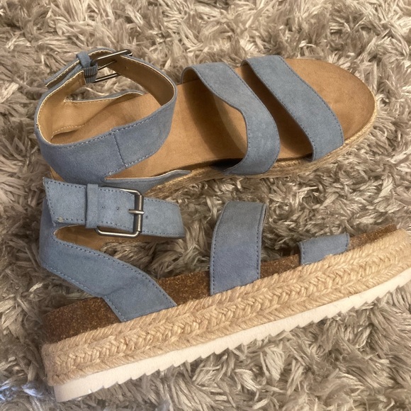 Universal thread Target espadrille sandals 8 - Picture 2 of 2